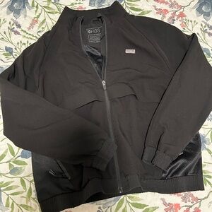 FIGS Black Sydney Scrub Jacket 👩‍⚕️